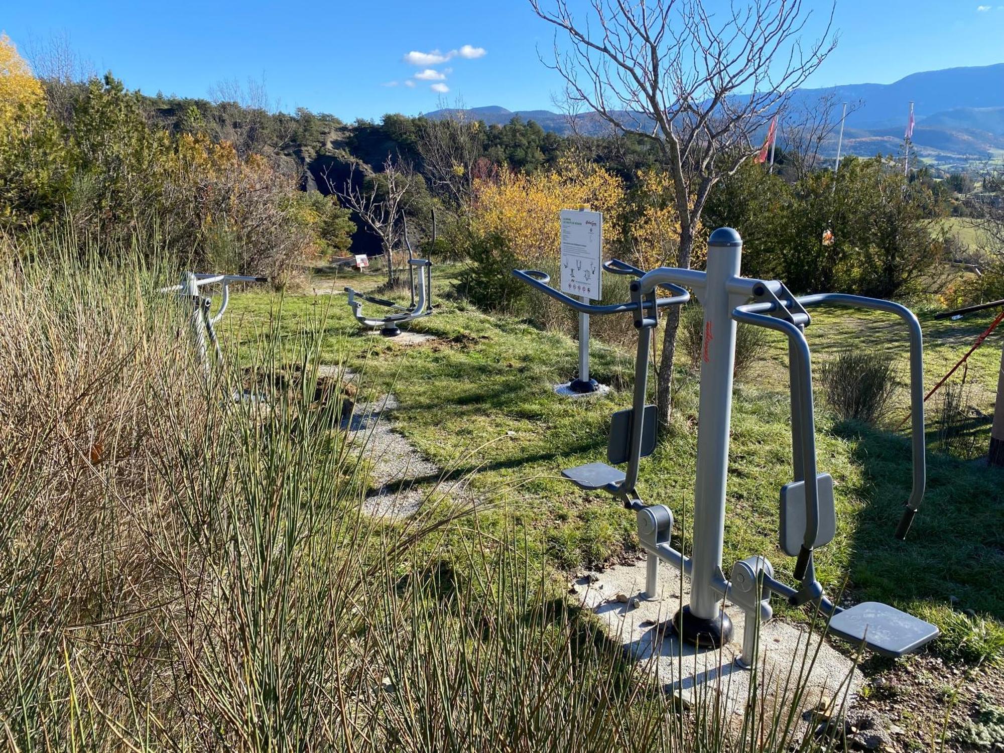 Camping Les Hauts De Rosans Buitenkant foto
